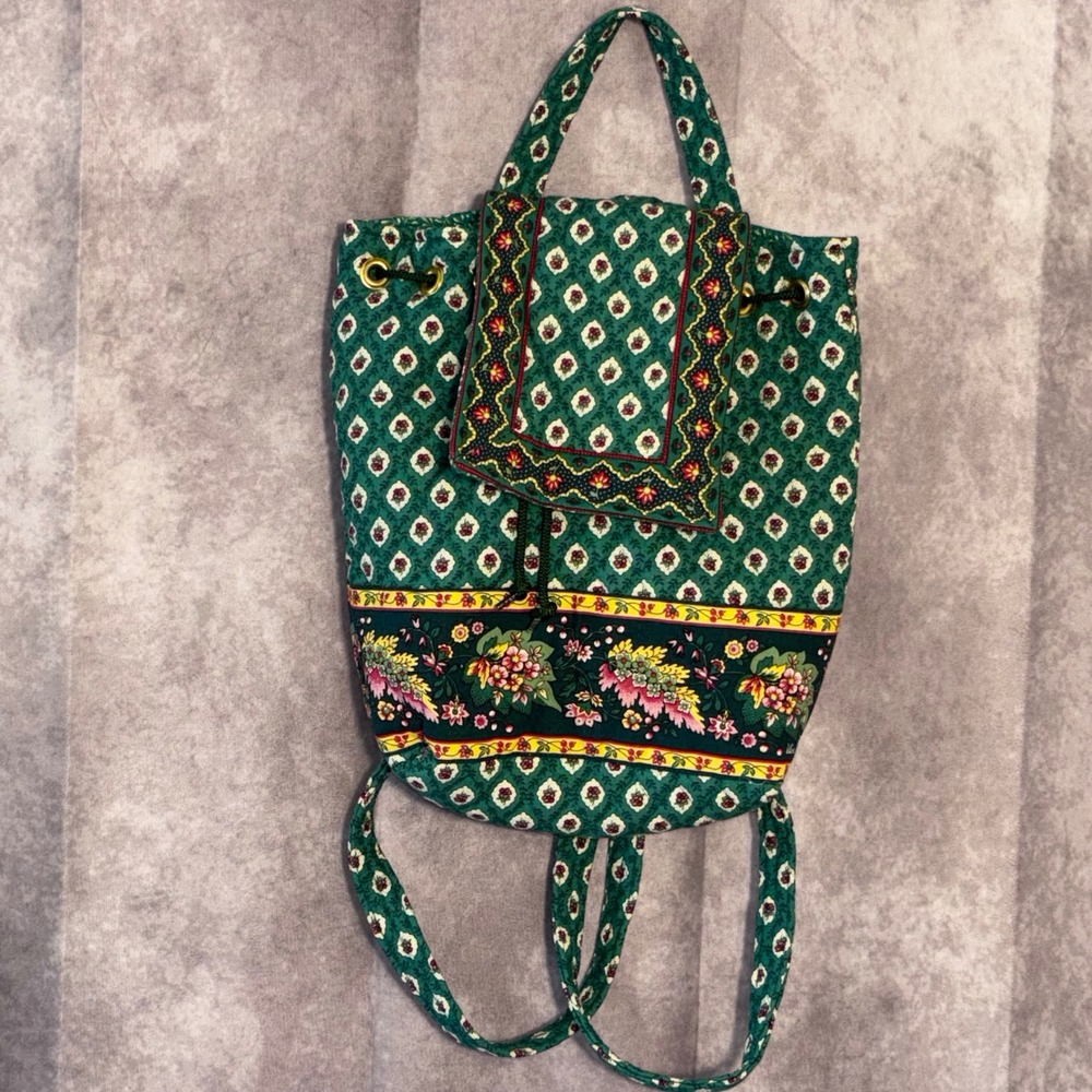 NWOT Vera Bradley Greenfield Backpack Green Floral Quilted Snap Flap
